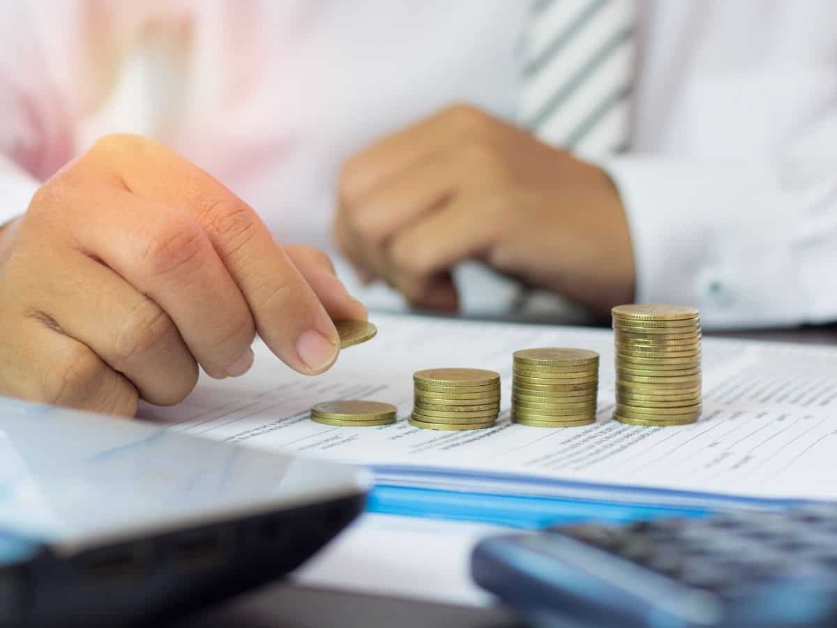 Rs 30,00,000 One-time Investment in Mutual Funds: How many years will it take to create a Rs 13 crore corpus? Rs 30,00,000 One-time Investment in Mutual Funds: How many years will it take to create a Rs 13 crore corpus?
