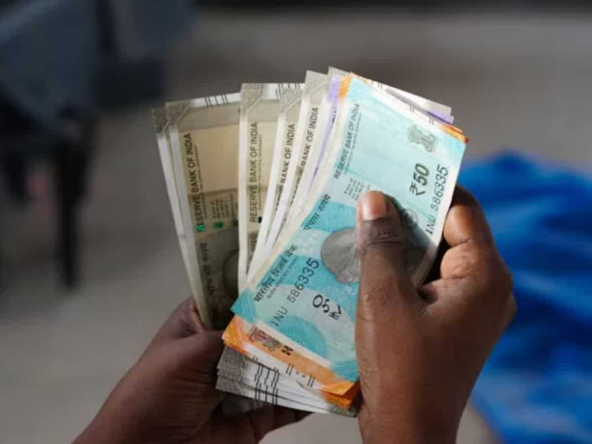 What is minimum deposit amount in post office RD account?
