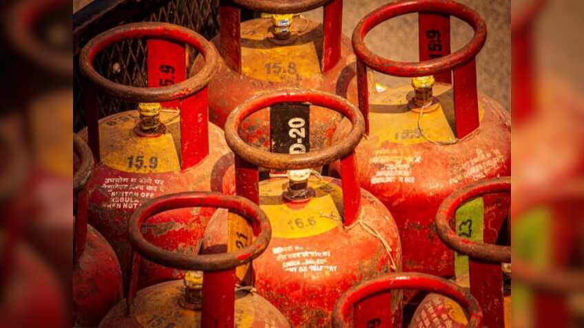 LPG Price Today: Commercial LPG cylinder becomes cheaper from June 1; check latest rates here