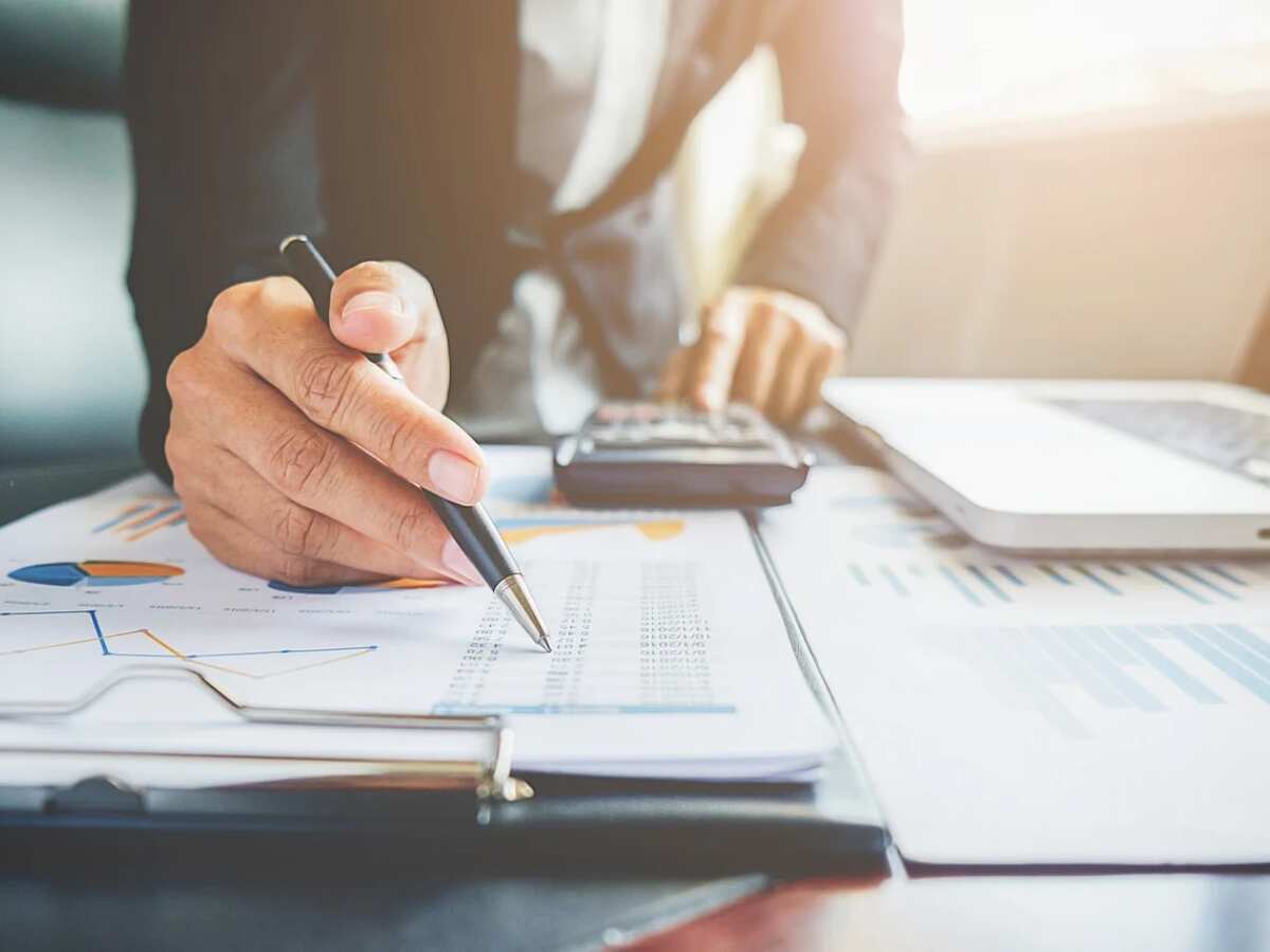 Upper-layer NBFCs like HDB must list by deadline