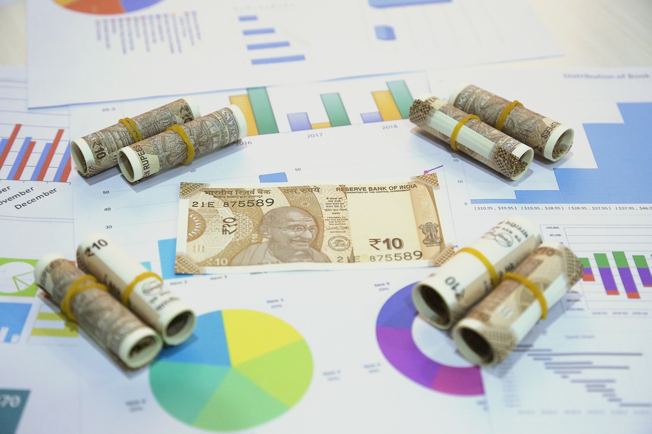 Bank of Baroda, HDFC Bank reduce lending rate by up to 50 bps, 10 bps