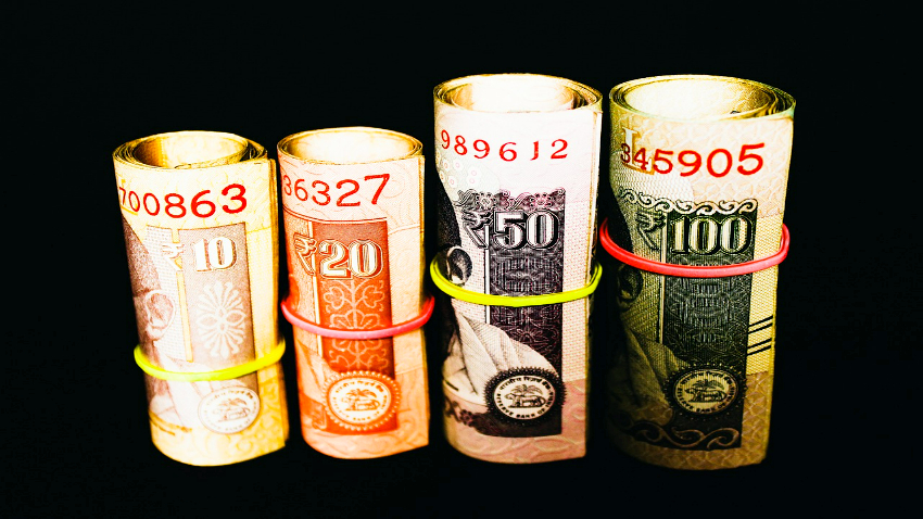 Top Gold Mutual Fund vs Top Large Cap Mutual Fund Return: Which fund gave over Rs 4.5 lakh extra return on Rs 3 lakh investment in 5 years?