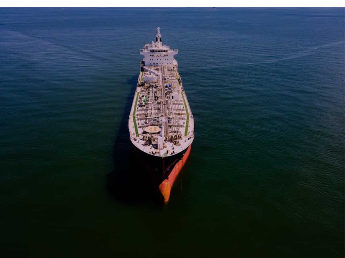 Crude oil holds $76 mark amid Middle East