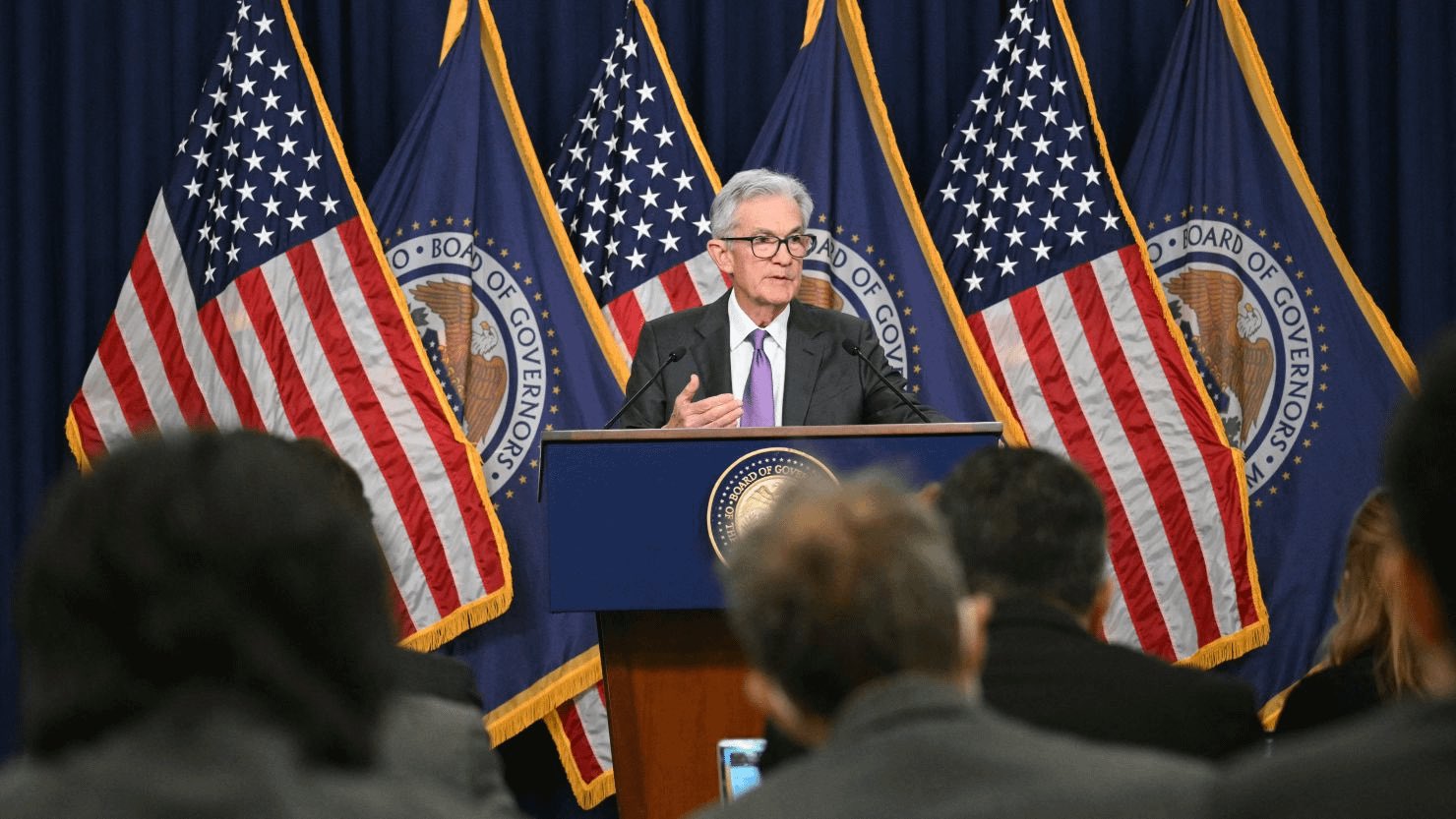 Fed holds rates steady at 4.25-4.50%, Dot plot
