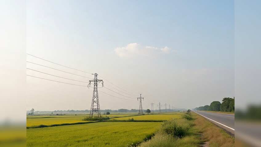 Maharashtra Power Tariff Cut: CM Fadnavis says domestic, industrial, commercial consumers to benefit alike—7 users in 10 to gain most 