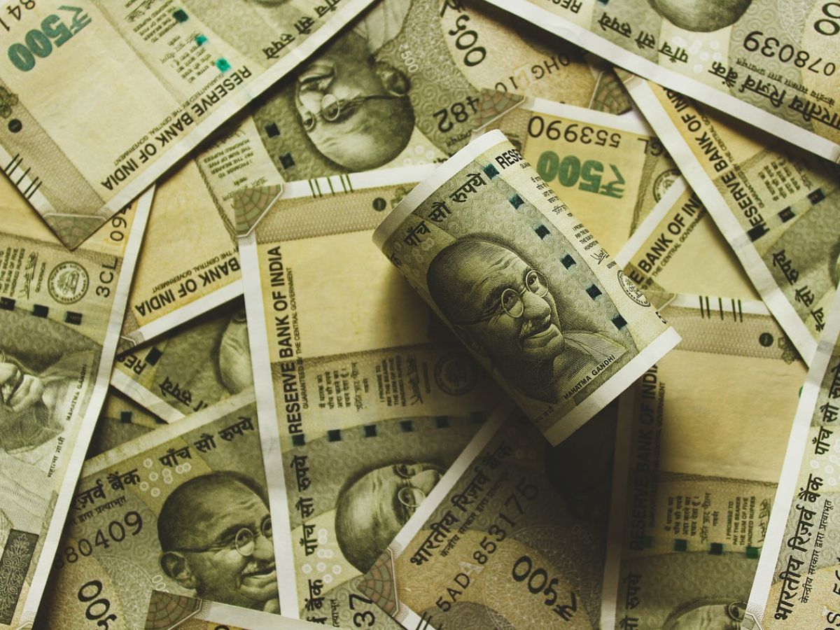 SIP vs PPF with Rs 90,000/year investment: Which can generate a higher corpus in 30 years?