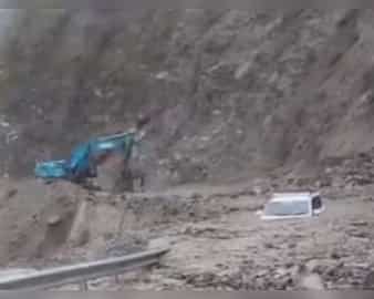 Uttarakhand Rains: Badrinath-Rishikesh highway blocked, passenger movement  halted across key pilgrimage routes | Zee Business