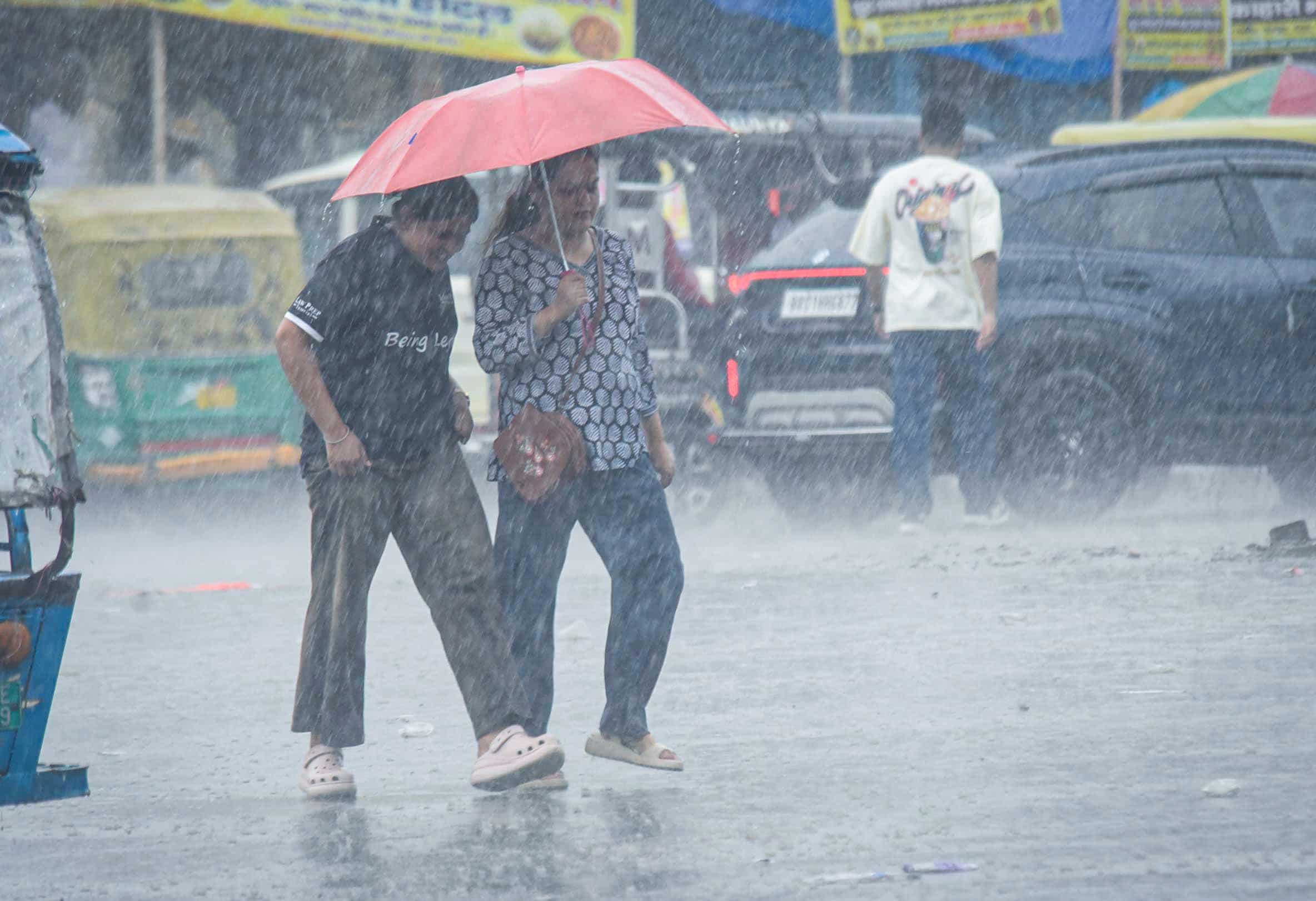 Rain lashes parts of Delhi, IMD predicts light to moderate showers for next two days