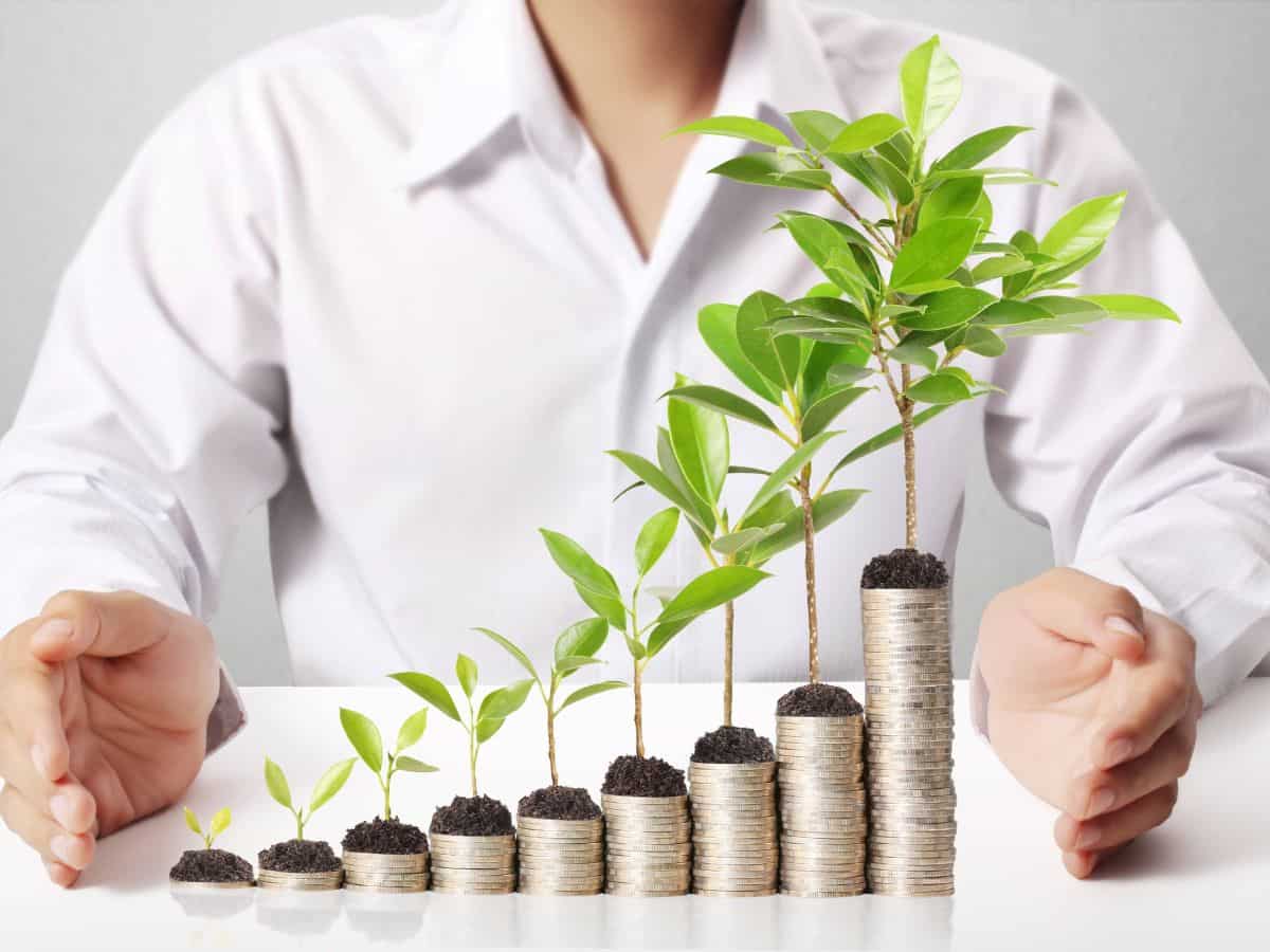 Rs 13 lakh lump sum investment in MF: How many years will it take to create a Rs 2 crore corpus?