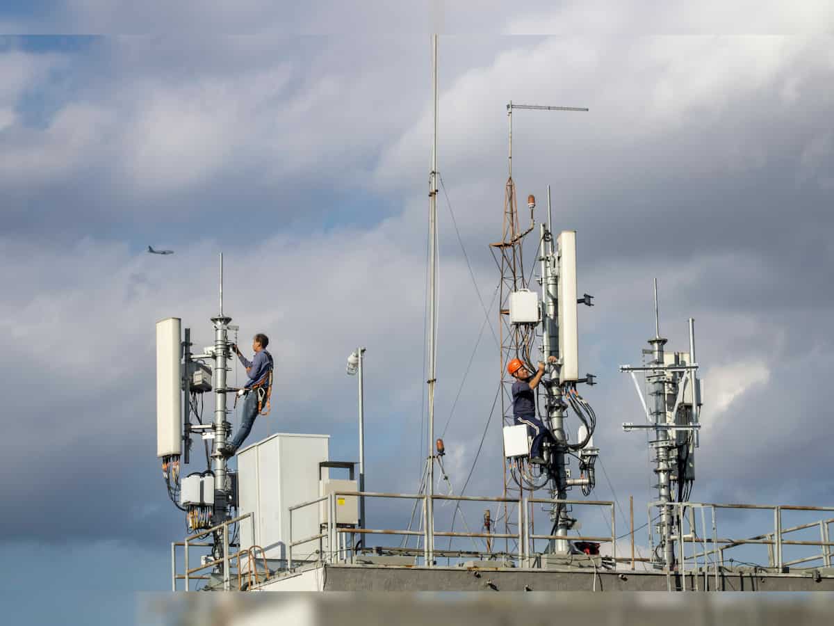 India adds 2.05 crore broadband users in FY25: