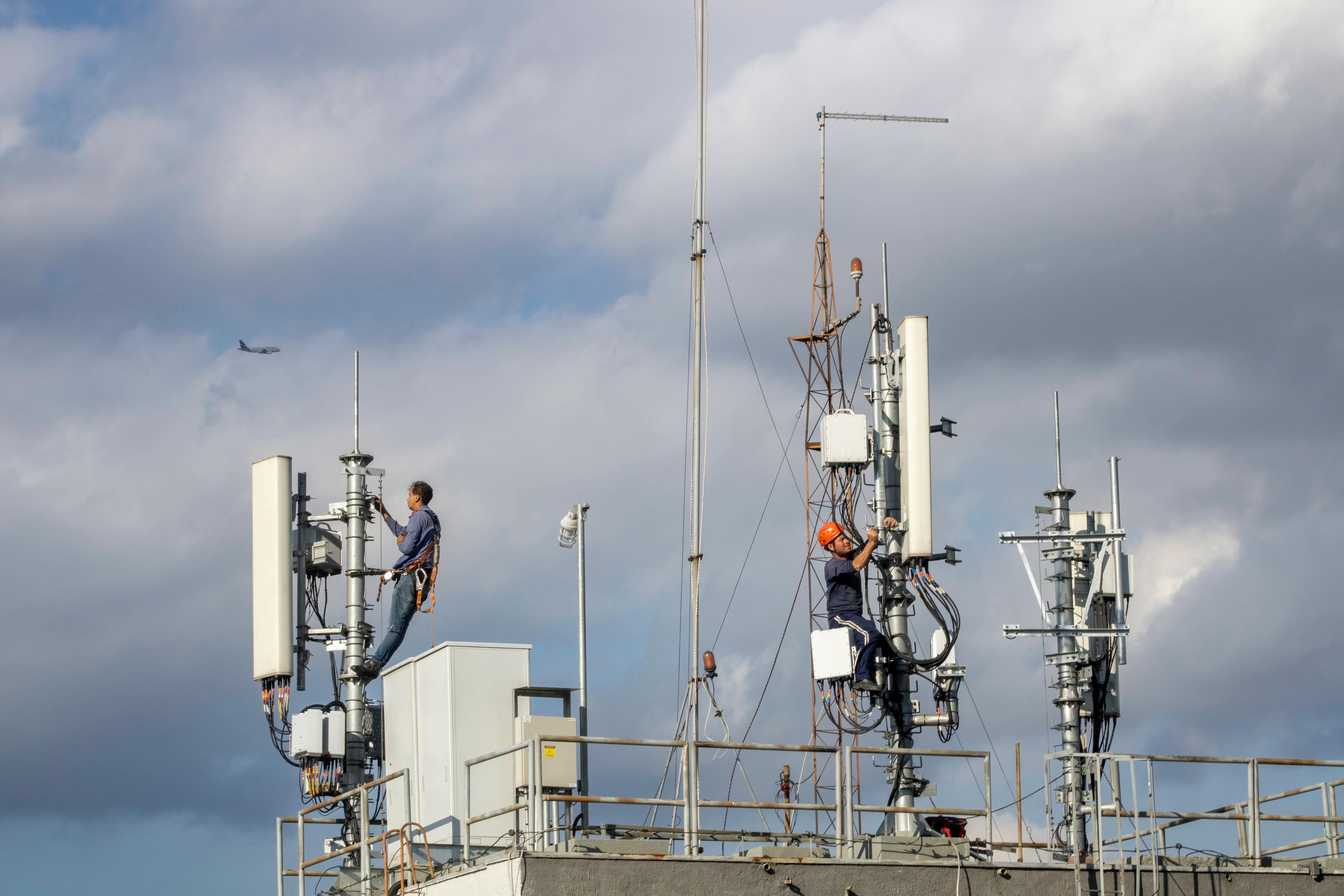 India adds 2.05 crore broadband users in FY25: