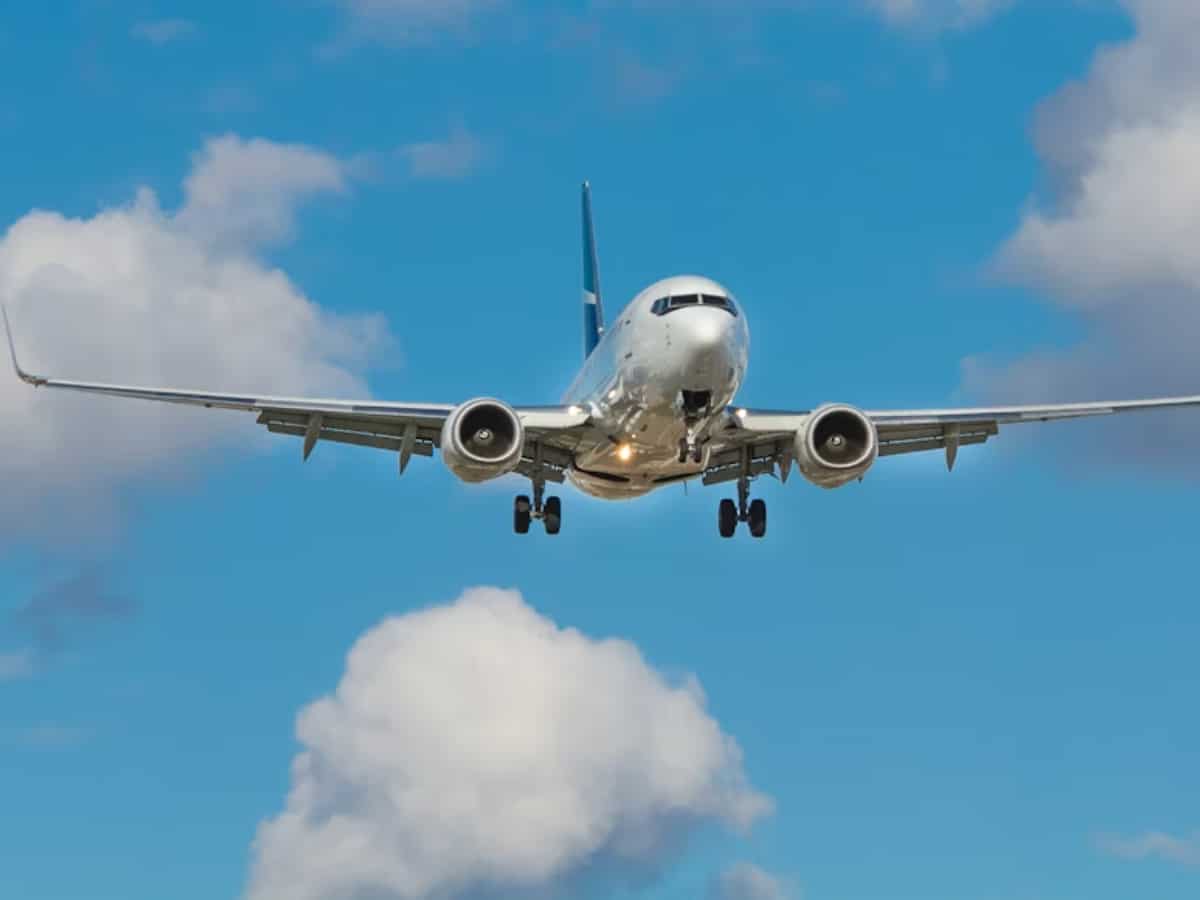 UK regulator issues safety notice for Boeing aircraft over fuel shutoff valve fault
