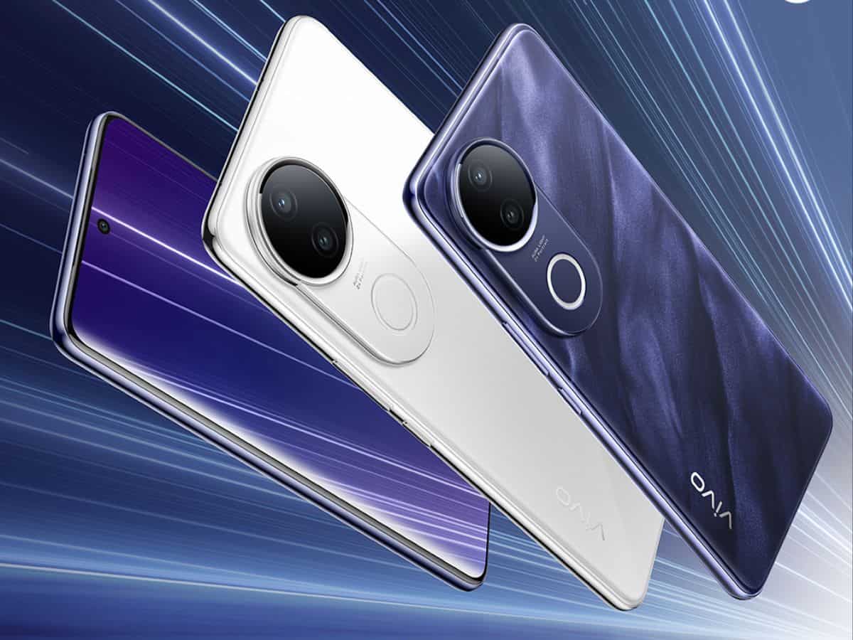 Vivo T4R 5G debuts at Rs 17,499: Features 50MP camera, dimensity 7400, & sleek Quad-Curved design
