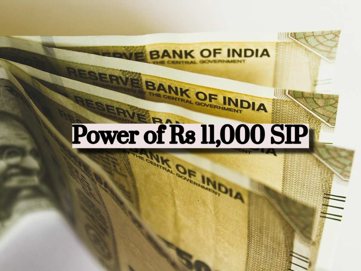 Power of Rs 11,000 SIP: How many years will it take to generate Rs 9,00,00,000 corpus with just Rs 11,000 monthly investment?   