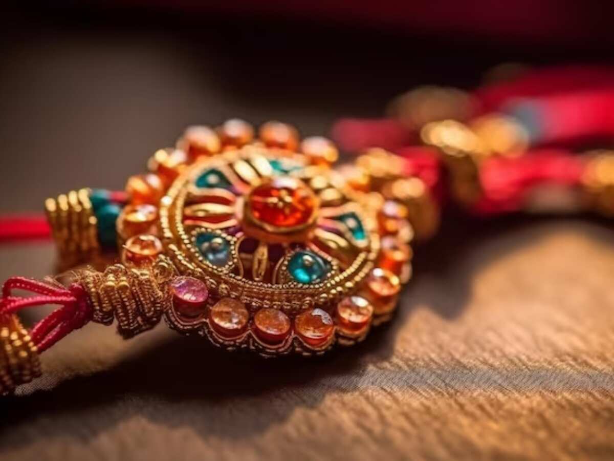 Didn’t buy Raksha Bandhan gift yet? Here are thoughtful ideas under Rs 1,000 your sister will adore