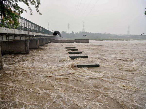 Yamuna river surpasses danger mark, floods Delhi’s Yamuna Bazaar; residents face hardships
