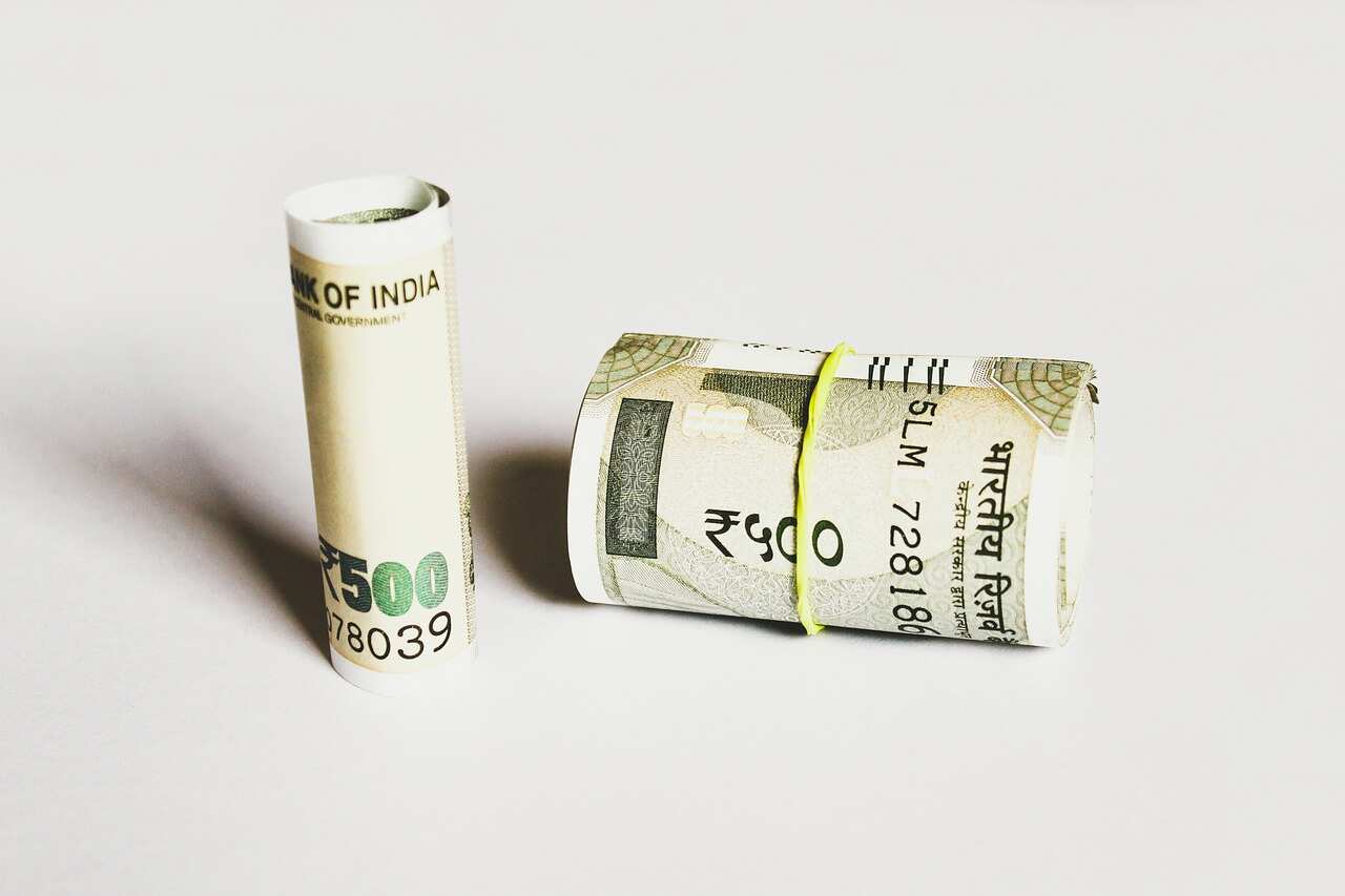 What is the minimum pension amount under EPS?