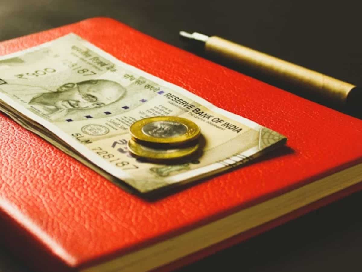 Fiscal deficit widens to Rs 4.68 lakh crore