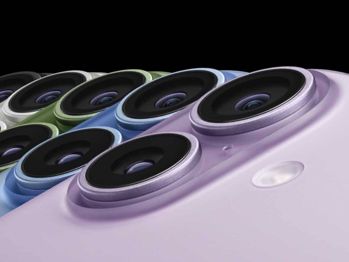 Apple shares fall to $234 mark even as iPhone maker keeps next-gen smartphone rates largely steady