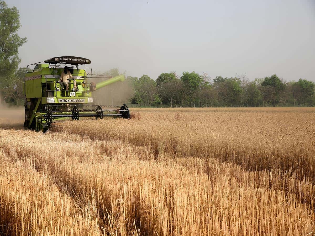 Ensure GST benefits reach farmers, Agriculture Minister tells farm equipment & tractor makers