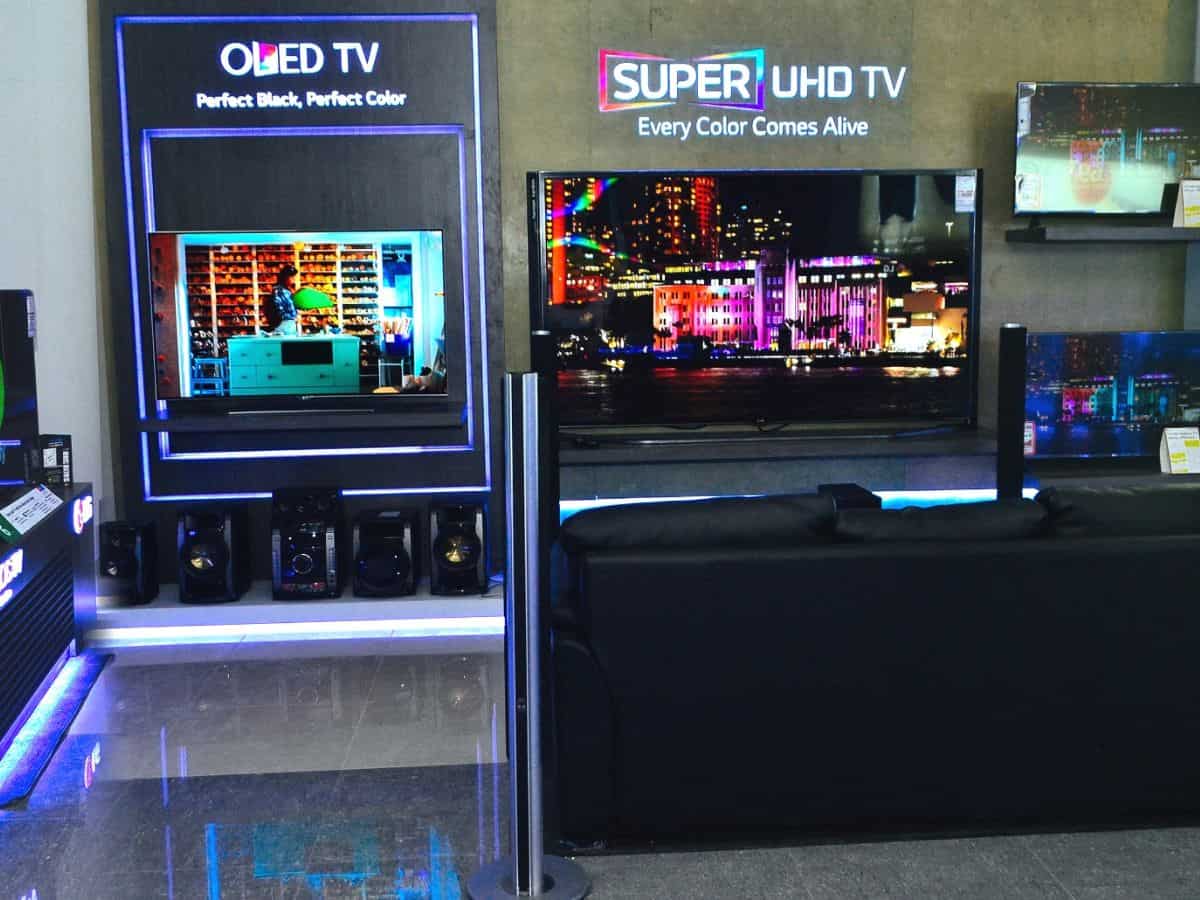 Mega Rs 11,607-crore LG Electronics IPO bags record Rs 4.4 lakh-crore bids—QIB bids at unprecedented Rs 3.9 lakh-crore