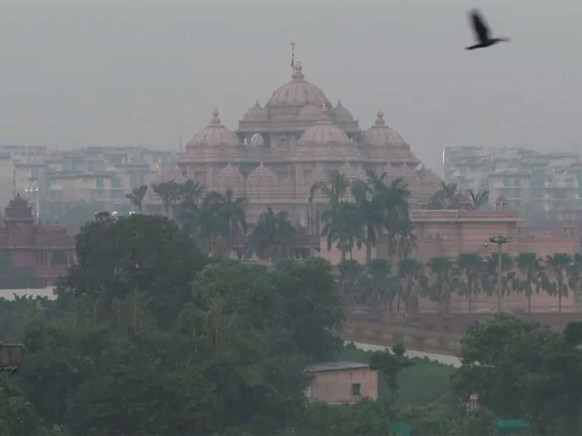 It's that time of the year! Delhi AQI worsens to 'severe' from 'very poor' amid Diwali dazzle