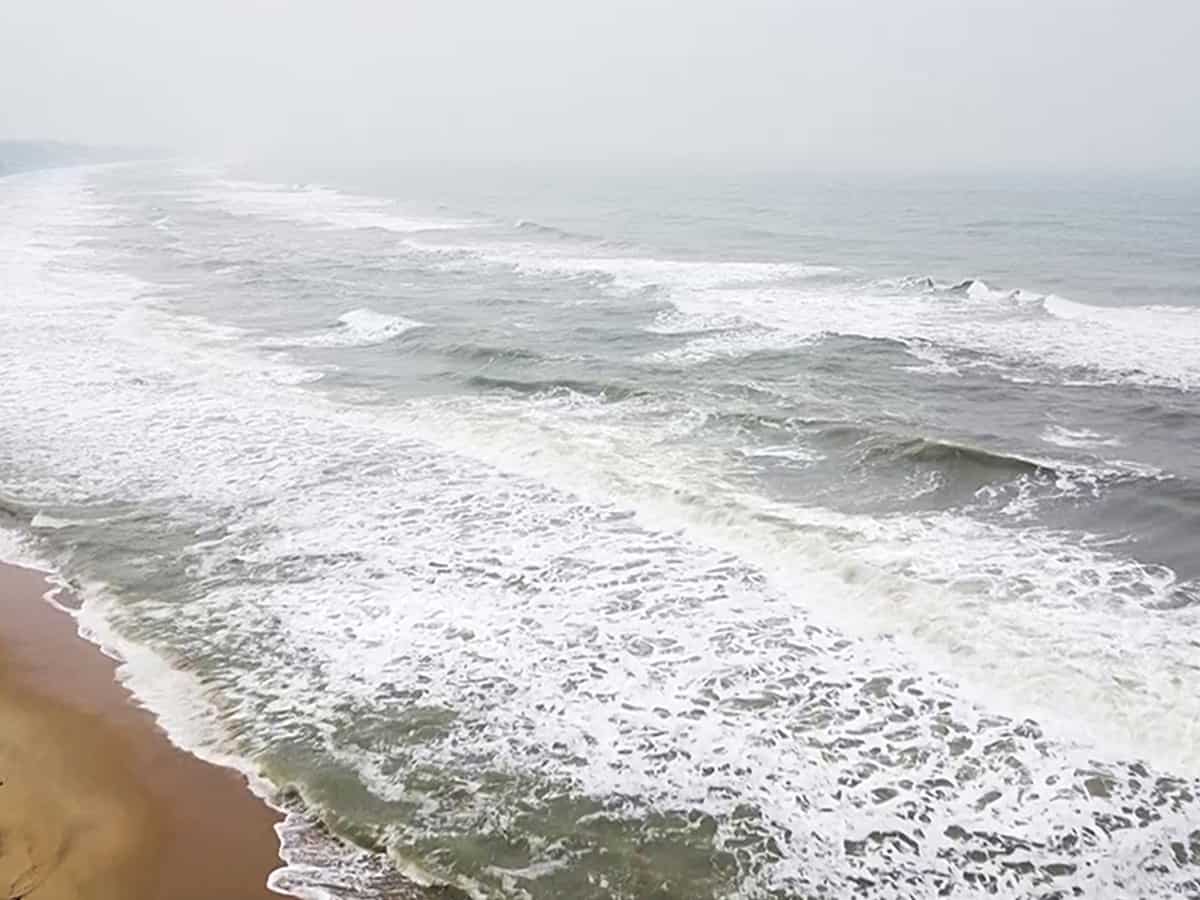 Indian Army on high alert as Cyclone Montha intensifies; IMD warns of heavy rain in Tamil Nadu, Andhra Pradesh, Odisha