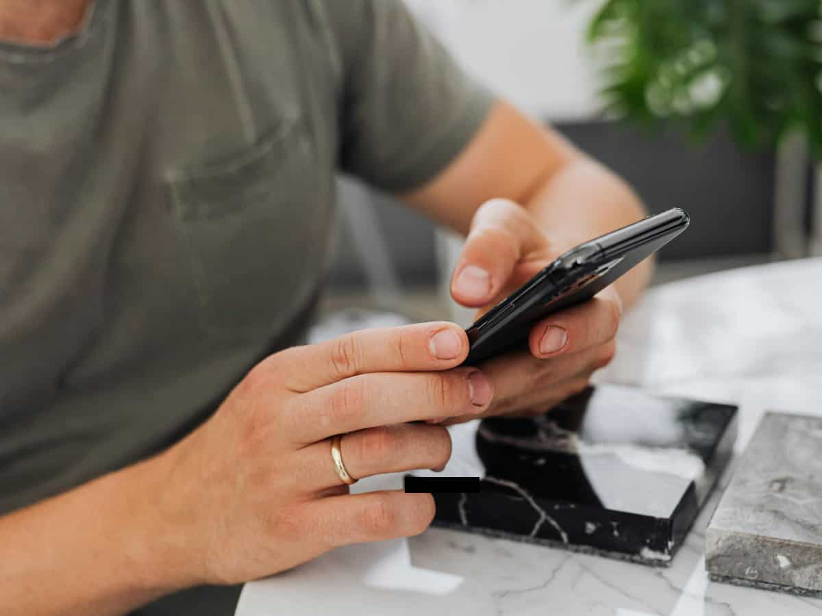 OYO faces allegations of ‘daylight heist’ over bonus share ballot