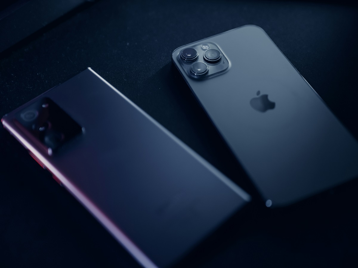 Festive demand boosts India’s smartphone sales by 5%; Apple enters top 5 for first time: What’s driving the surge