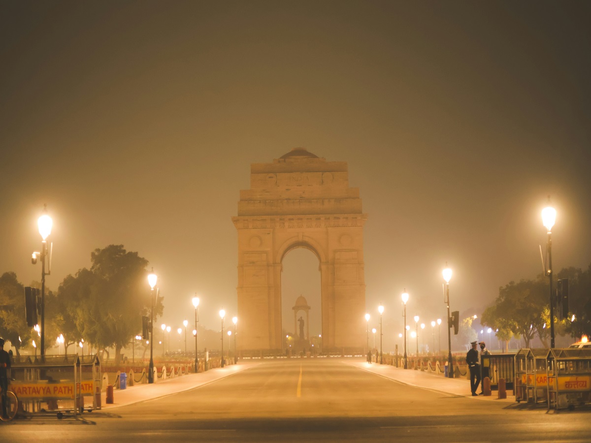 Delhi’s air quality remains 'very poor', making breathing difficult