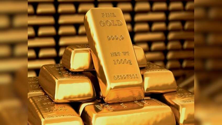 Gold slips for third straight week as dollar firms and Fed cut hopes fade