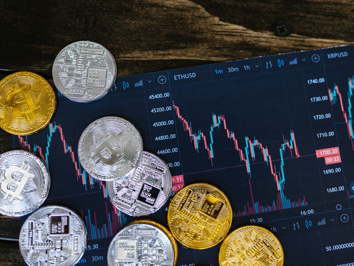 Gold and Silver Price Today: Key levels, buy-on-dips strategy, and price targets traders should watch