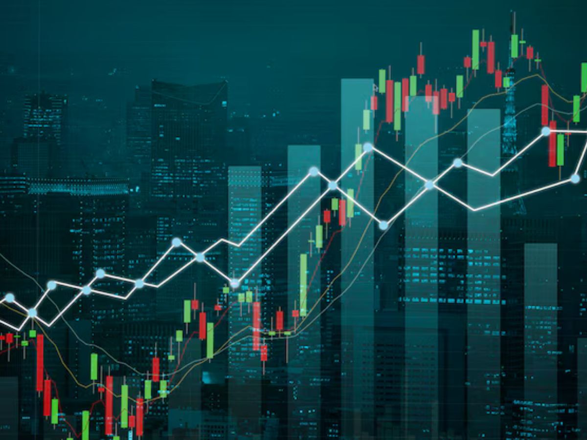 Stock Market Opening Bell: Sensex dips 400 pts, Nifty below 25800—TMCV down 3%