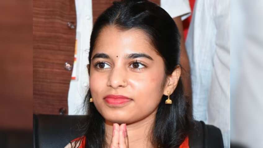 Alinagar Election Results 2025: Folk singer Maithili Thakur secures BJP victory with 11,730-vote margin on her electoral debut