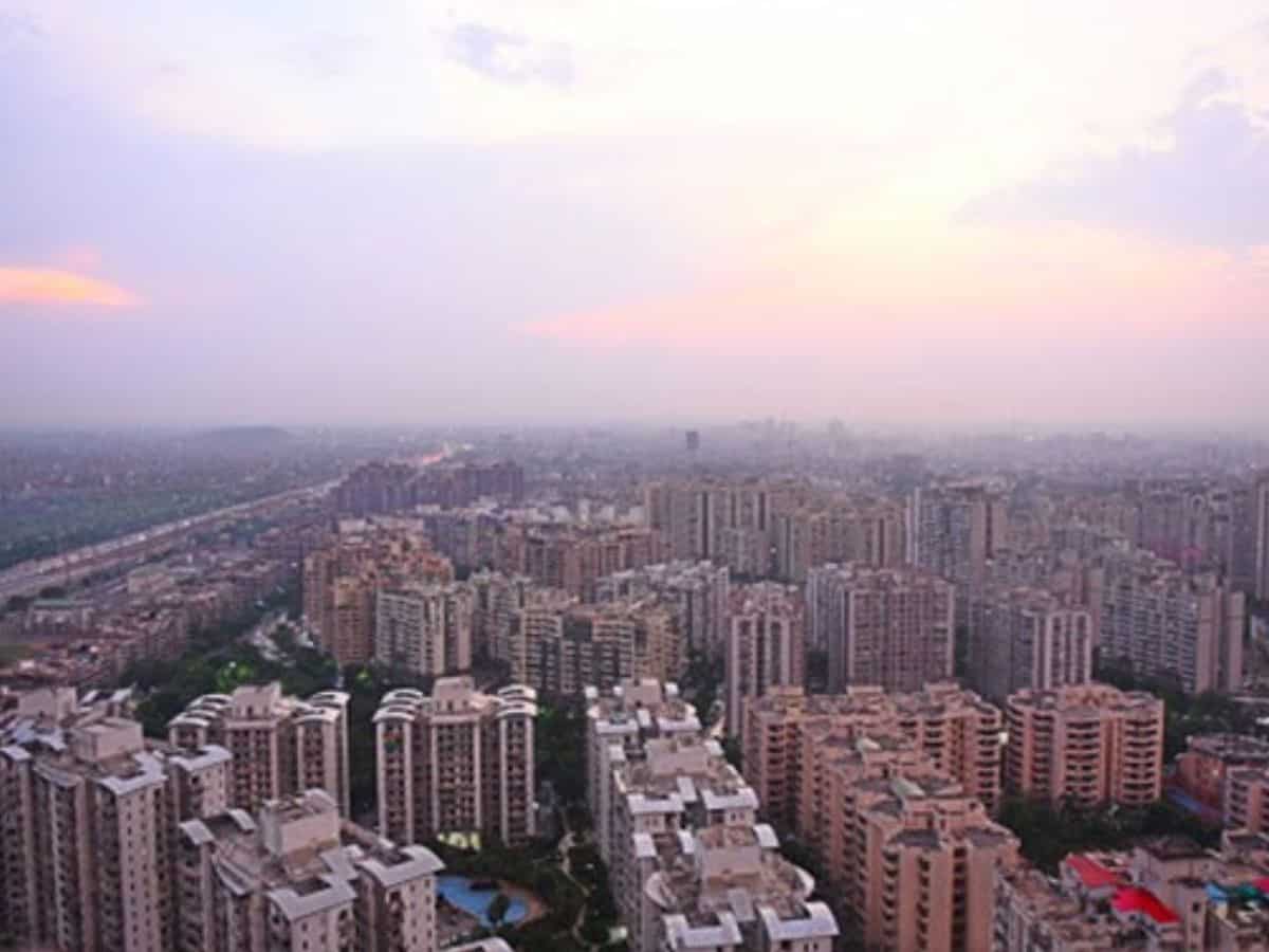 Buying a home in 2025? Here’s why the stock market matters more than your loan rate