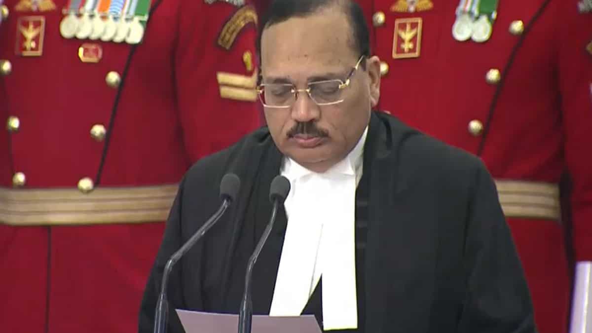 Justice Surya Kant takes oath as the 53rd Chief Justice of India