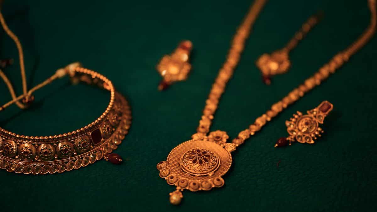 Gold & Silver Rates Today: Are prices poised for a big move? Key levels, targets & trading strategy inside