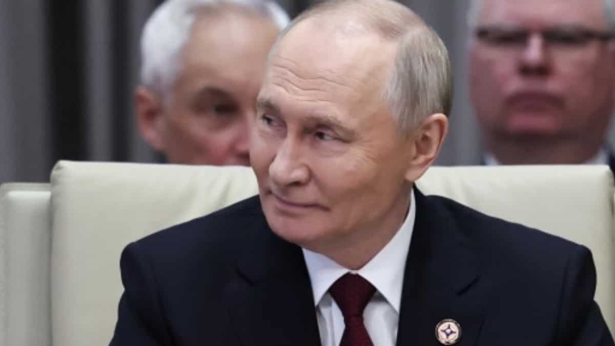 US hands Russia key peace plan details; Kremlin confirms talks next week