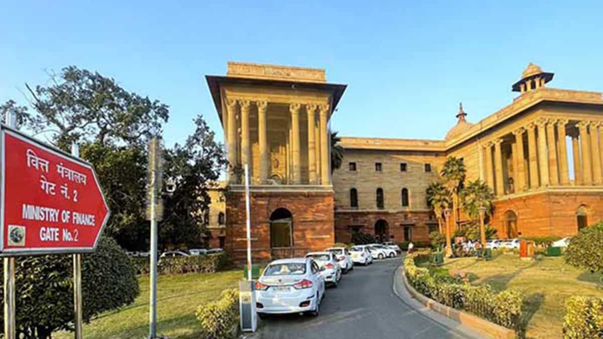 India delivers 8.2% GDP Growth; Economists link demand boost to GST cuts as US tariff clouds emerge