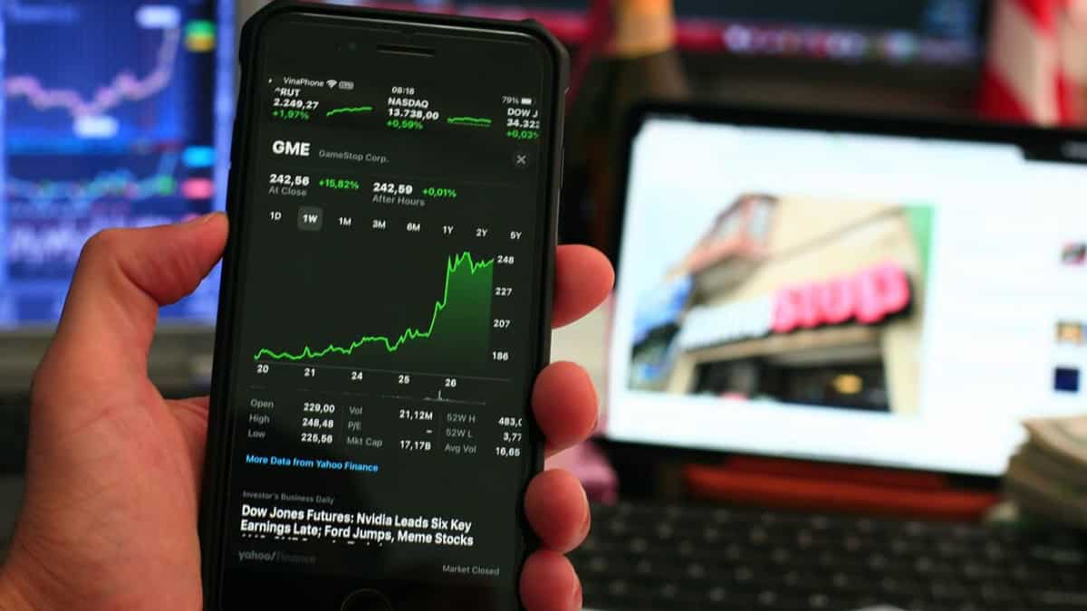 Rupee Tanks, IT Stocks Thank: Coforge, TCS and Wipro steal the spotlight; Nifty IT index touches 4-month high