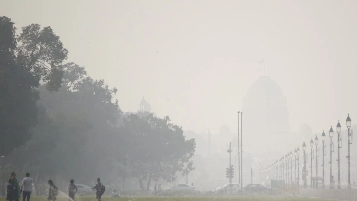 'Kindly relieve me ASAP': Pharma firm senior executive resigns as Delhi AQI turns 'severe'