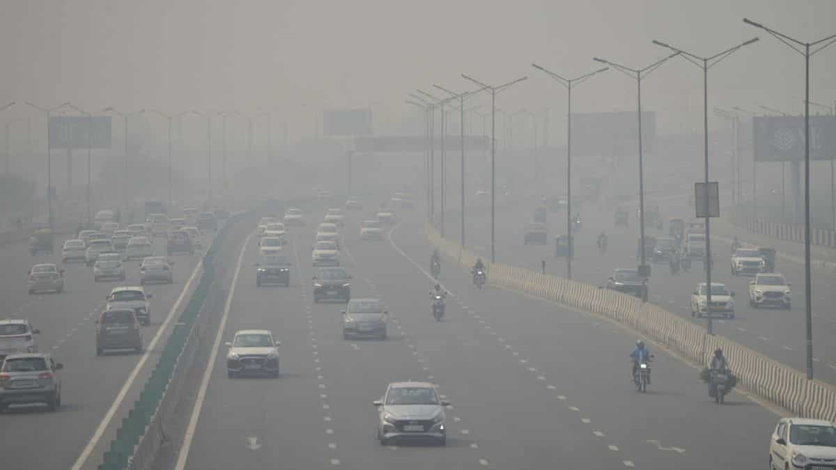 Delhi's pollution levels increase significantly in Dec, despite no farm fires: CSE