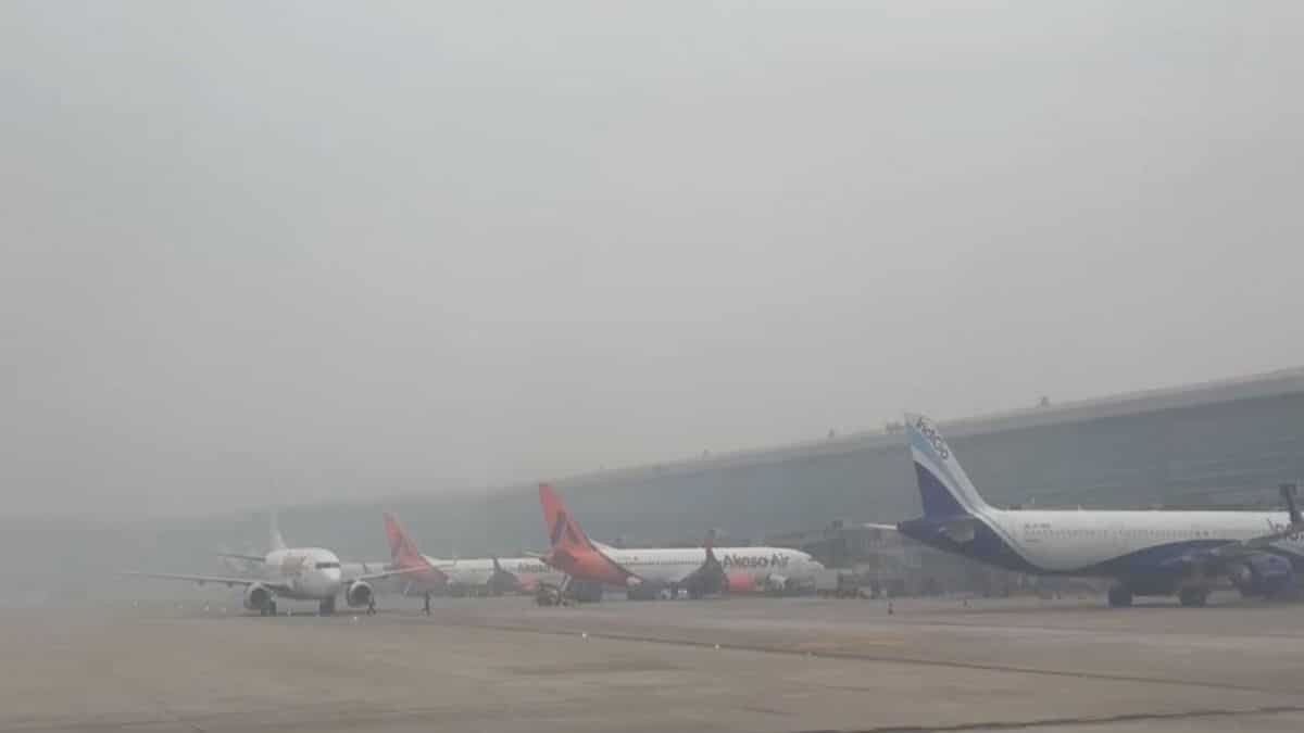 AAI alerts passengers to possible flight delays amid fog and cold wave in North India