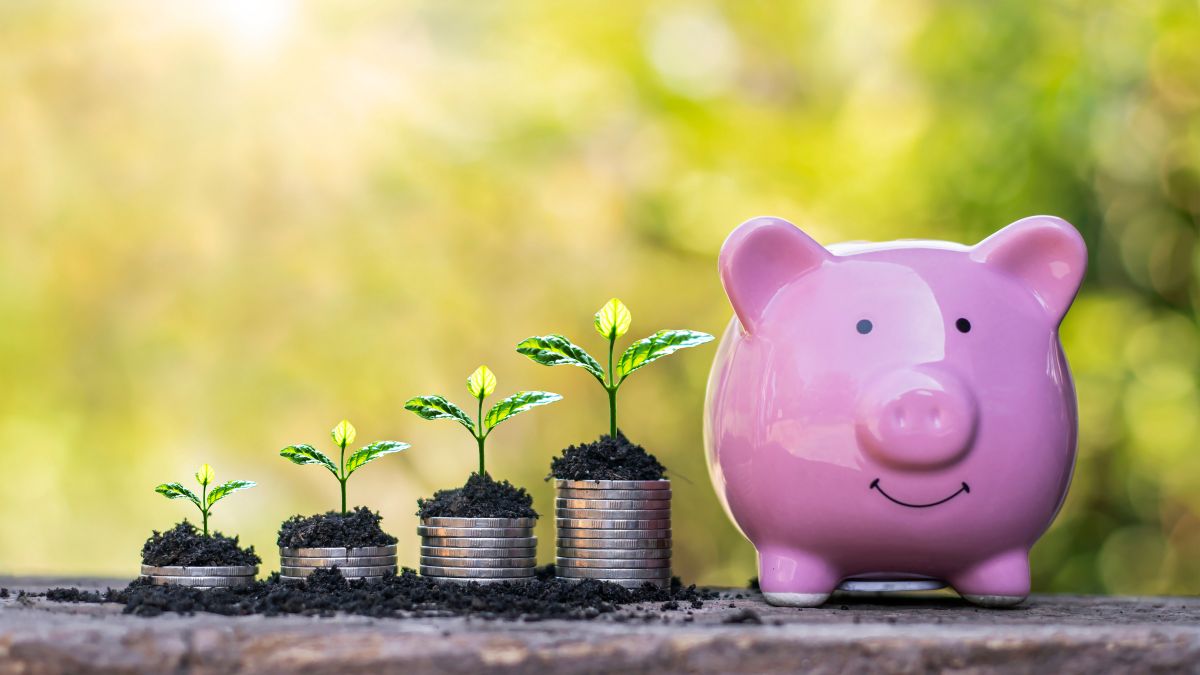 Mutual Funds: 15-year vs 3-year SIP — Which offers a higher probability of returns? Anil Singhvi explains