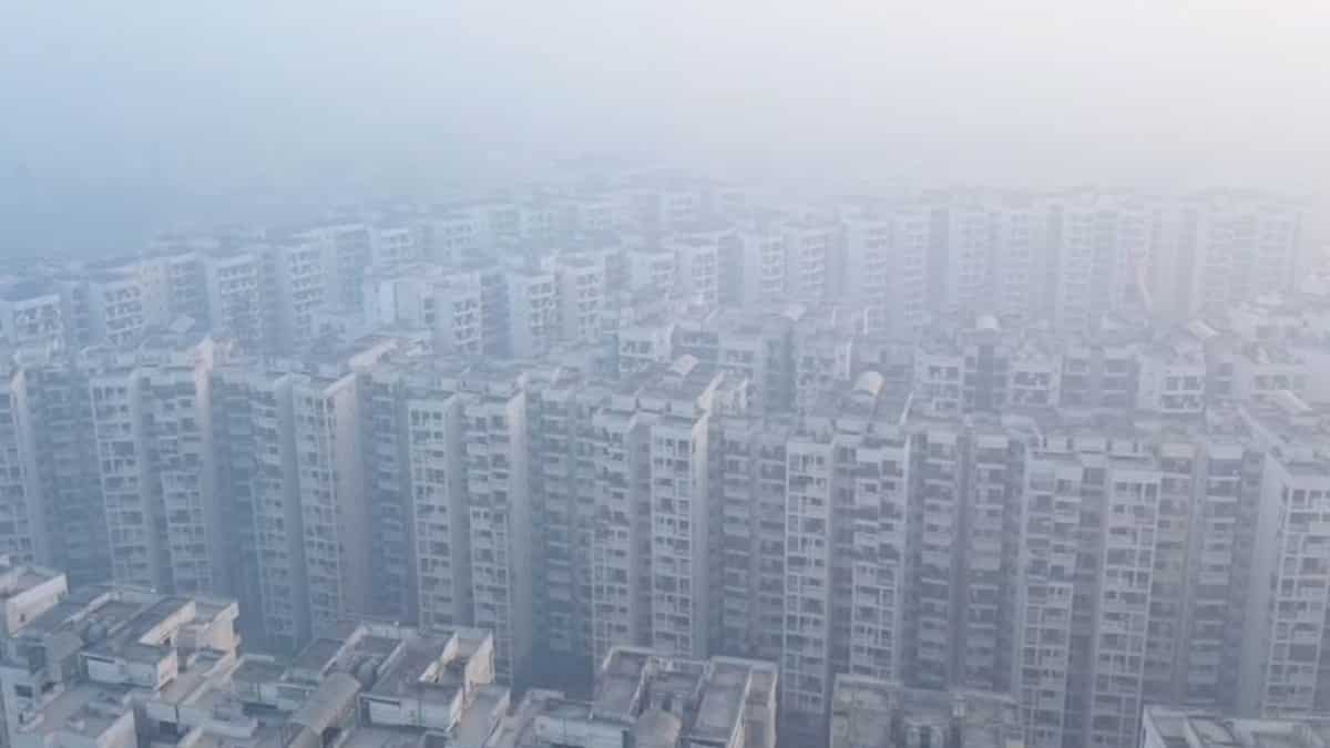 Delhi battles toxic air; several areas categorised under 'very poor' category