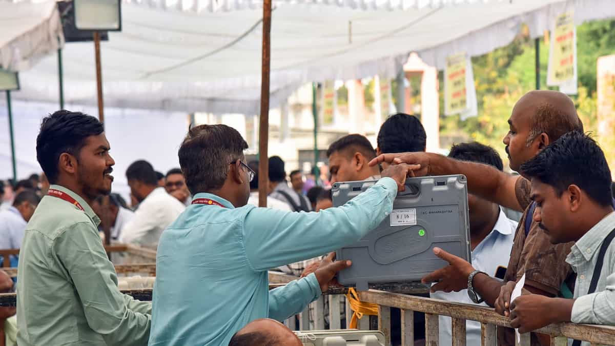 BMC Elections Conclude: High-stakes showdown between Fadnavis and Thackeray in Mumbai