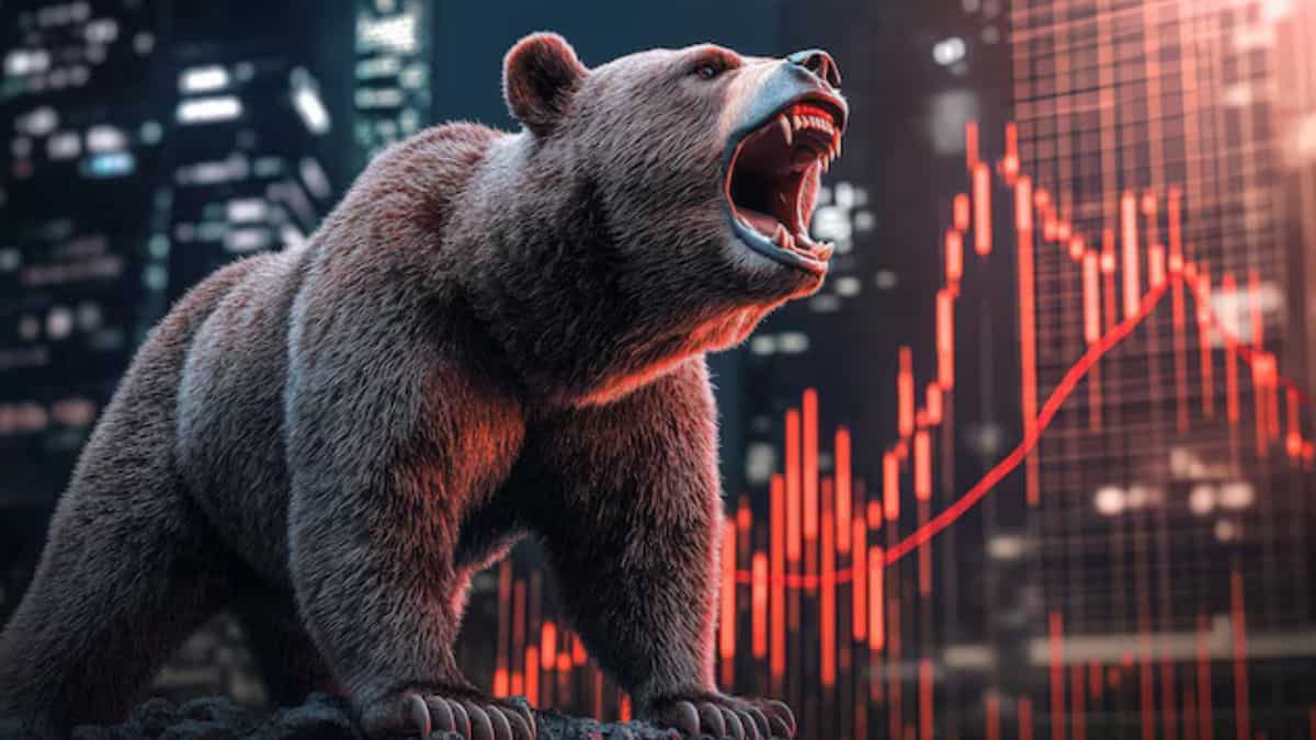 Stock Market Today: Dalal Street in bear grip as Sensex slips 450 pts; Nifty below 25,600