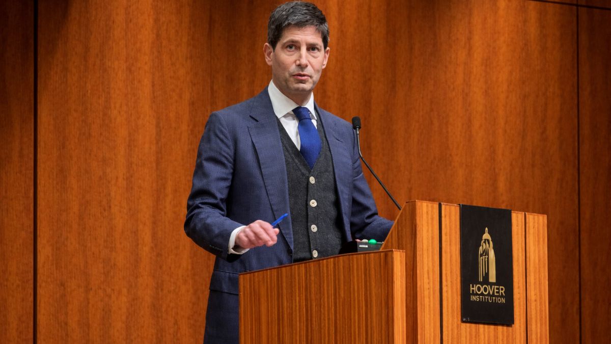 Trump names Kevin Warsh as next Fed chief