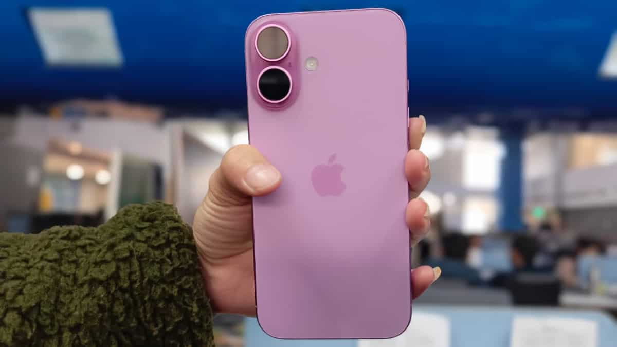 iPhone 16 beats low-cost smartphones; becomes top-selling smartphone of 2025