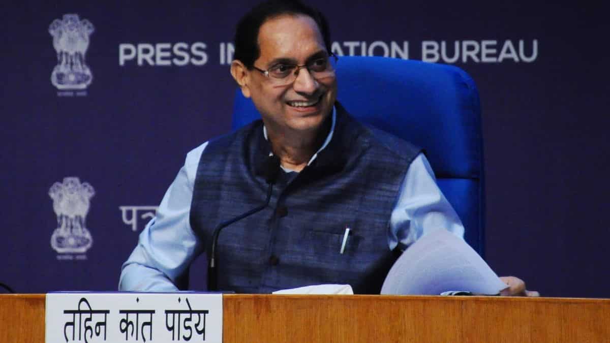 After STT hike proposal, SEBI chief makes big statement on F&O rules